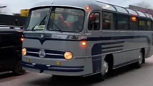 Bir otobüsle başladı, 16 araçlık müzeye dönüştü