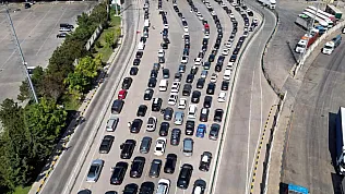 Gurbetçilerin vatan hasreti ve dönüş hüznü: Kapıkule Sınır Kapısı'nda yoğunluk başladı!