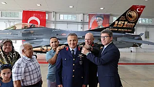 İlk Türk astronot Gezeravcı tuğgeneral rütbesini taktı