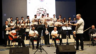 OMÜ'de yabancı öğrencilerden türkü konseri