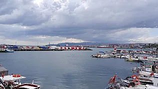 Tekirdağ'da balıkçıların deniz mesaisi fırtınaya takıldı