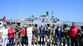 Uraloğlu, TEKNOFEST Mavi Vatan'da TCG Savarona'yı gezdi