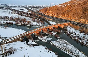 728 Yıllık Köprü Kar Altında