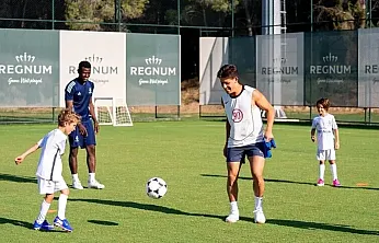 Arda Güler'den Minik Futbolculara Sürpriz Ziyaret