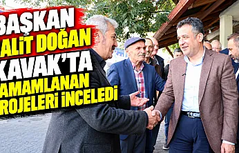 Başkan Halit Doğan Kavak'ta tamamlanan yol yatırımlarını inceleyip esnafla buluştu