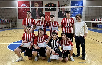 Çarşamba'da Okul Sporları voleybol heyecanı sona erdi