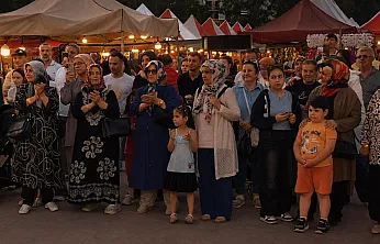 Çarşamba'da sıra gecesi coşkusu
