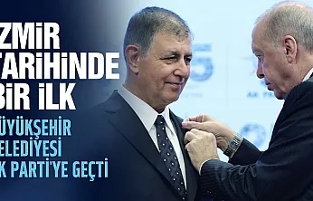 Cemil Tugay AK Parti'ye katıldı Erdoğan rozetini taktı