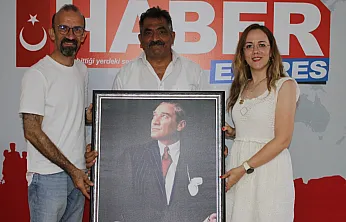 Eğitim-İş'ten Atatürk Tablosuyla Gelen Ziyaret