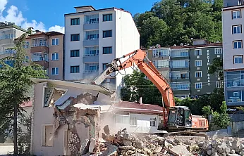 Havza'da o binaya yıkım
