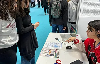 Lise öğrencilerinden 'Akıllı Turizm Bilekliği' projesi