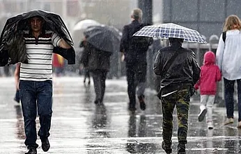 Meteoroloji'den yağış beklentisi: Şemsiyenizi almadan çıkmayın!