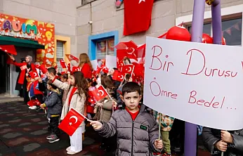 Miniklerin bayrak sevgisi duygulandırdı