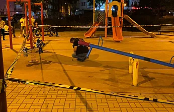 Parktaki gençlere tüfekle saldırdı:10 yaralı