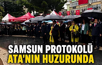Samsun'da 30 Ağustos Zafer Bayramı'nda Atatürk Anıtı'na çelenk sunuldu