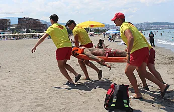 Samsun'da cankurtaranlar denizleri sardı