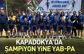 Samsun'un kızları kupayı bırakmadı