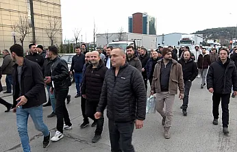 Yeşilyurt Demir Çelik'te işçiler sokağa indi: Yüzde 6'lık zam protestosu