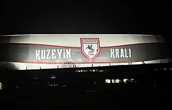 Yoldan geçenler gözlerini alamıyor! 'Kuzeyin Kralı' artık ışıl ışıl!
