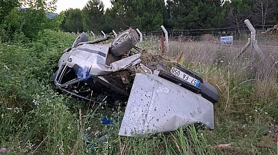 Bafra'da Otomobil Şarampole Devrildi: 3 Yaralı
