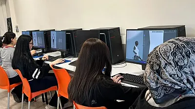 Geleceğin moda tasarımcıları dijital teknolojilerle buluştu