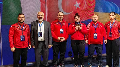 Milli halterci Tuana Süren Avrupa şampiyonu