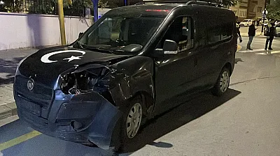 Sivas'ta Korkutan Kaza: İki Araç Çarpıştı, 3'ü Çocuk 4 Yaralı