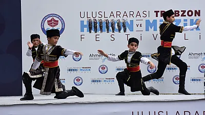 Trabzon'da horon coşkusu ikinci günde de sürdü
