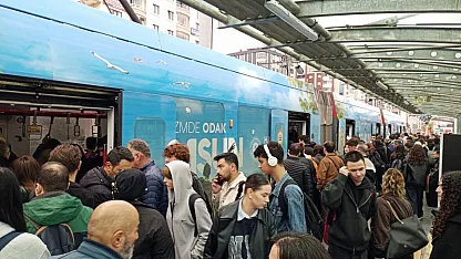 Samsun'da sabah mesaisinde tramvay yoğunluğu