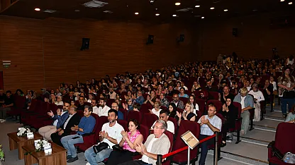 Vezirköprü'de Türk halk oyunları gösterisi düzenlendi