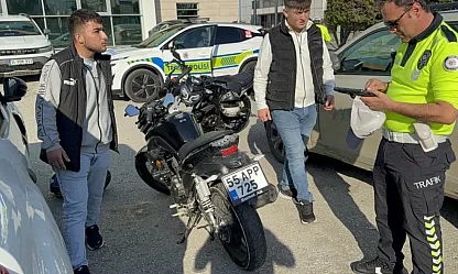Motosiklet otomobil ile çarpıştı: 1 yaralı