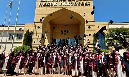 OMÜ Hukuk Fakültesi'nden yeni mezunlar