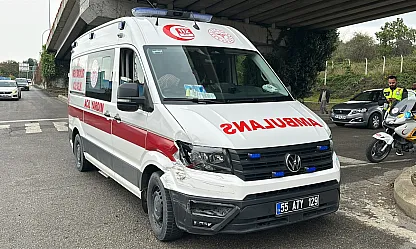 Samsun'da ambulans ile minibüs çarpıştı