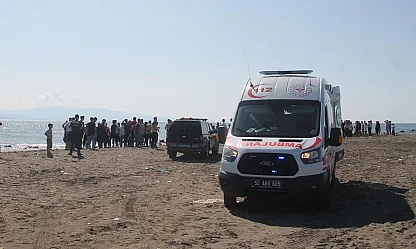 Samsun'da denizde boğulma tehlikesi: 2 kişi hastaneye kaldırıldı