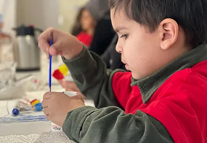 Saksı boyayıp çiçek diken lösemili çocuklar, Samsun'da moral depoladı!