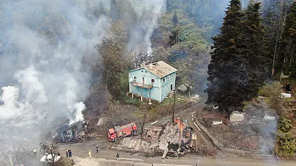 11 evin yandığı köy havadan görüntülendi