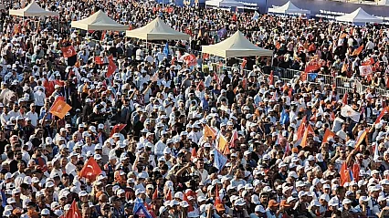 AK Parti'nin 25. yıl mitingine vatandaşlardan yoğun ilgi