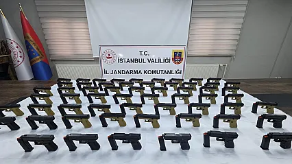 Alıcı kılığına giren jandarmadan silah kaçakçılarına suçüstü: 58 tabanca ele geçirildi