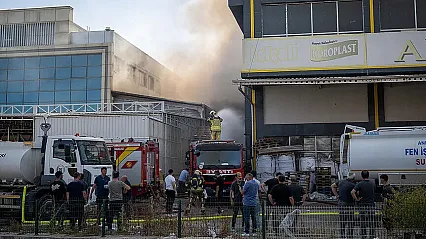 Başkentte depoda çıkan yangına müdahale ediliyor