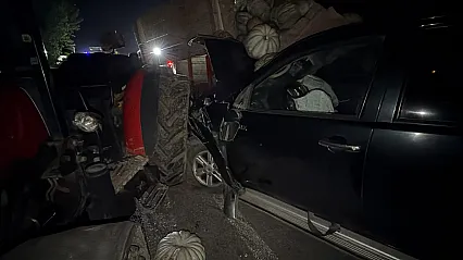 Bolu'da kabak yüklü traktör ile pikap çarpıştı: 4 yaralı