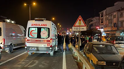 Düzce'de otomobille çarpışan motosiklet sürücüsü yaralandı