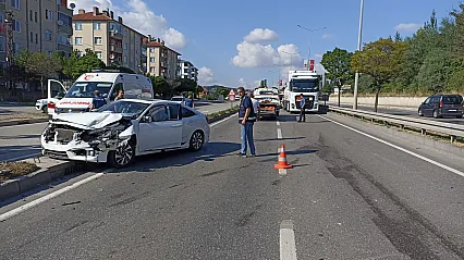 Havza'da zincirleme trafik kazası: 2 kişi yaralandı