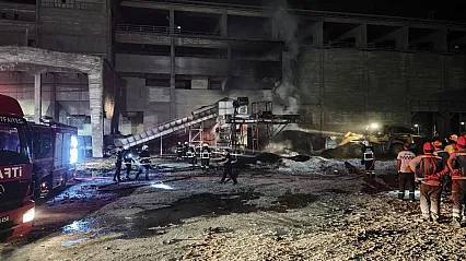 İtfaiyenin hızlı müdahalesi çimento fabrikasını kurtardı