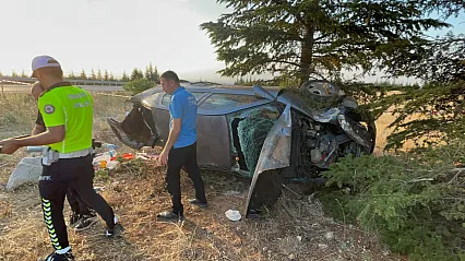 Karaman'da otomobil şarampole devrildi