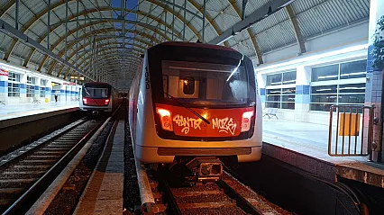 Metro vagonlarına grafiti yapan 2 şüpheli kamerada