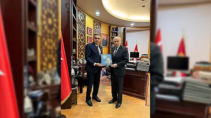 MHP Samsun İl Başkanı Mucur Mazbatasını Bahçeli'ye sundu