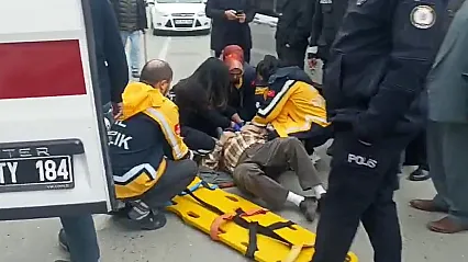 Otomobil ile elektrikli bisiklet çarpıştı