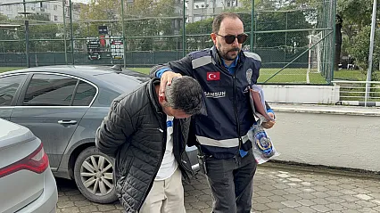 Pencereden girdi, bıçakla cüzdan gasp etti