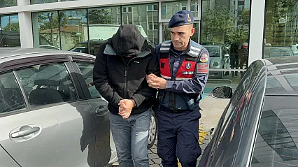 Samsun'da evden para ve altın çalan hırsız jandarma tarafından yakalanarak tutuklandı