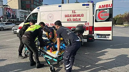 Samsun'da kavşakta kadın yayaya araç çarptı